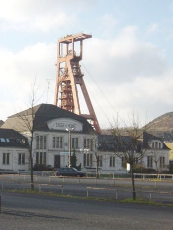 Le chevalement de La Houve 3. Hauteur : 55,50 mtres